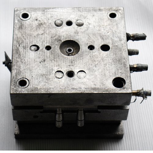 Pakaian Ritsleting Logam Kepala